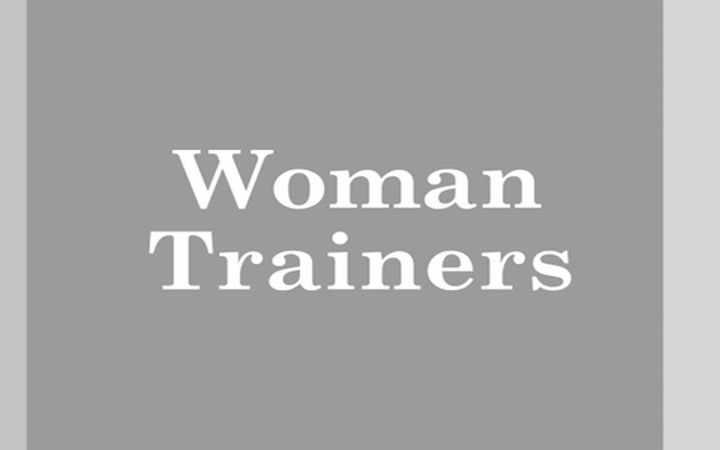 画像：女性トレーナー